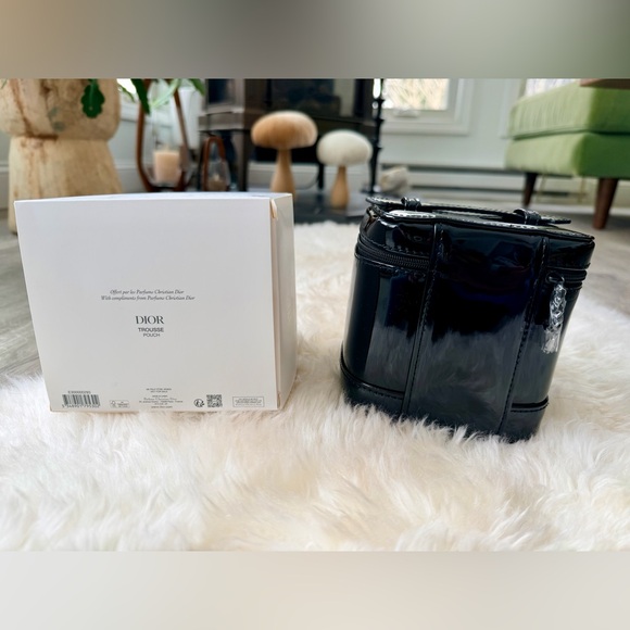 Dior ALL Black Patent Pleather Train Case NEW in original box Zipper pull SEALED - Picture 5 of 15
